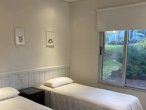 Casa en venta - 3 Dormitorios 2 Baños - 1000Mts2 - Costa Esmeralda