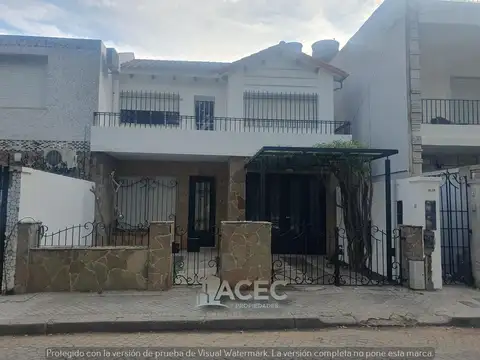 Venta - Casa - Cochera - barrio Martin