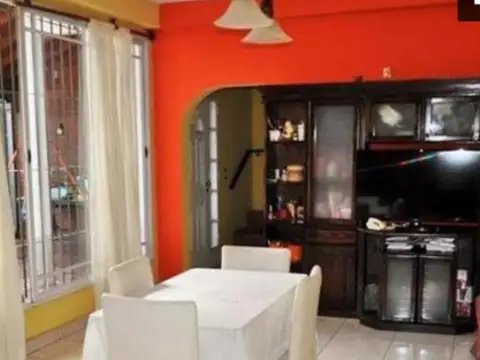 VENTA DE CASA-IDEAL DOS FAMILIAS-