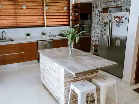 Casa en Venta al Este