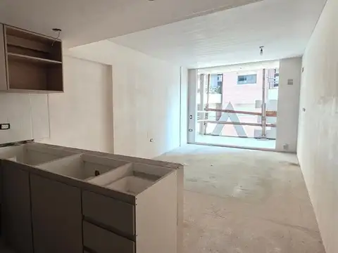 VENTA DPTO MONOAMBIENTE CON BALCON. ZONA CENTRO