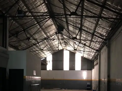 Av. Hipolito Yrigoyen 8400