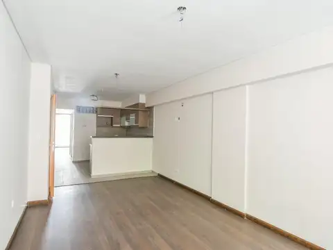 VENTA - Departamento 1 dormitorio con balcón y patio - Centro, Rosario.