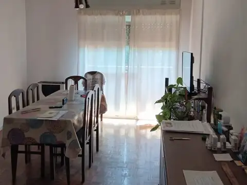 Departamento 4 ambientes con 2 baños