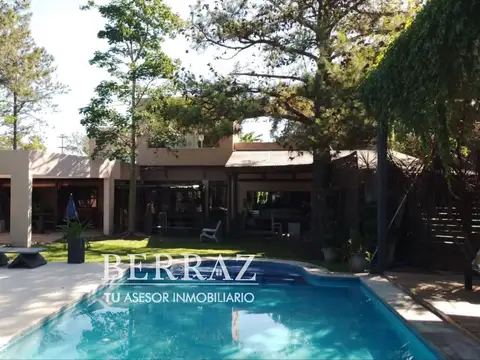 Casa alquiler anual amoblado 6 ambientes en Los Mirasoles con excelente lote de 1000 m2