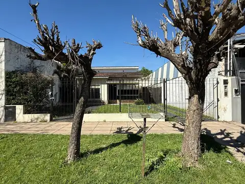 VENTA CASA MORENO CENTRO - INVERSOR A REFACCIONAR