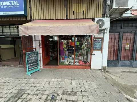 EN VENTA - LOCAL COMERCIAL A LA CALLE - LOURDES