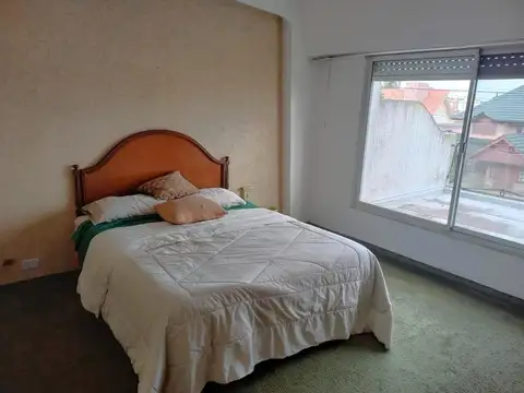 Casa en Venta con 6 cocheras