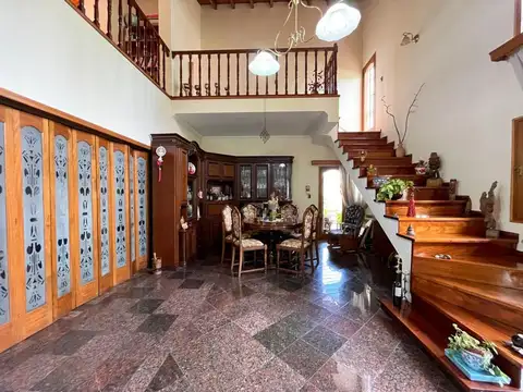 Avenida de Acceso Este 3200