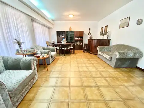 Casa en Venta en Castelar Sur, USD 240.000
