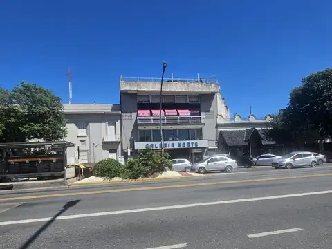 Local alquiler Av. Alberdi  al 700, salon planta alta 300 m2 externo, ideal GYM