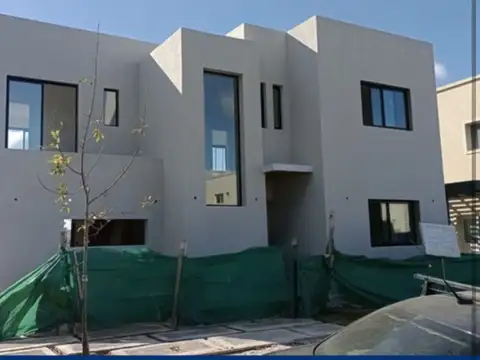 Casa  en Venta en Santa Elisa, Pilar del Este, Pilar