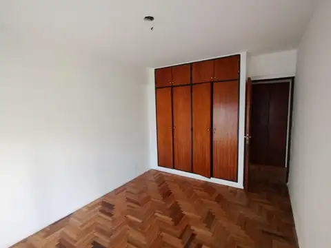 Alquiler Departamento 2 ambientes al frente con balcon. Villa Urquiza