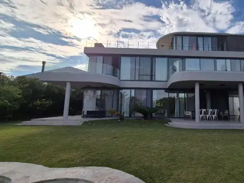 Casa en Alquiler Temporal de 5 dormitorios