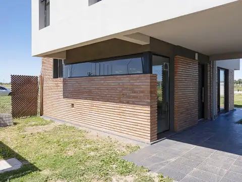 Casa en Venta en Pueblo Esther, USD 144.900