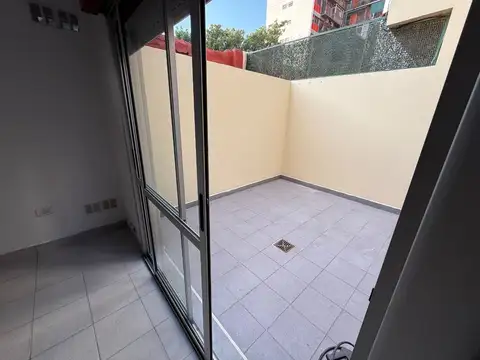 PH o tipo casa sin expensas 4 ambientes con patio y espacio aereo Parque Patricios CABA venta
