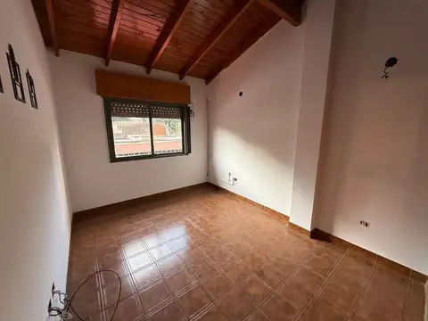 Depto Tipo Casa 4 ambientes con 1 baño