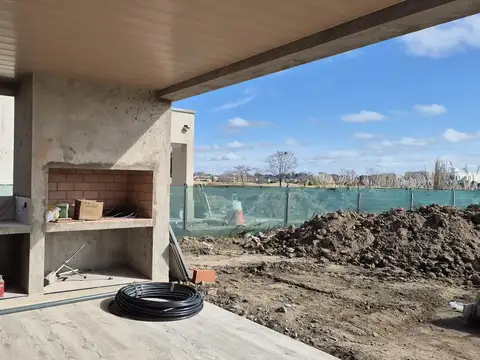 Casa en Venta en El Cantón - Barrio Golf, USD 350.000