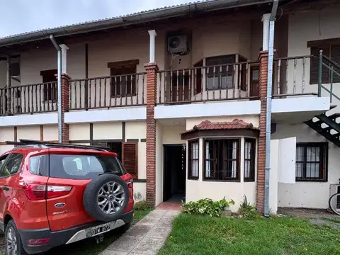 EN VENTA PH PLANTA BAJA 3 AMBIENTES CON COCHERA EN COMPLEJO