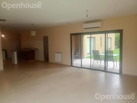 Venta Moderna y luminosa casa en BARRIO LA CUESTA - APTO CRÉDITO -