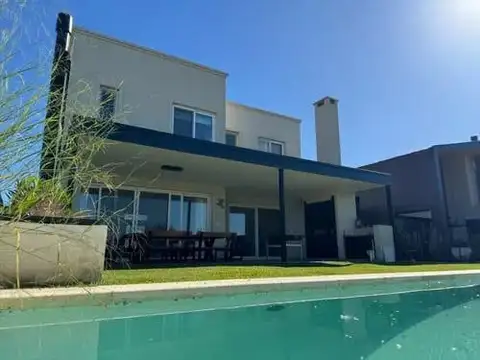 Casa en venta en Vila Marina 2