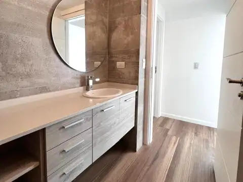 La Mejor Calidad de la Zona - Dormitorio en Suite con Amplio Vestidor - Moderno y Luminoso