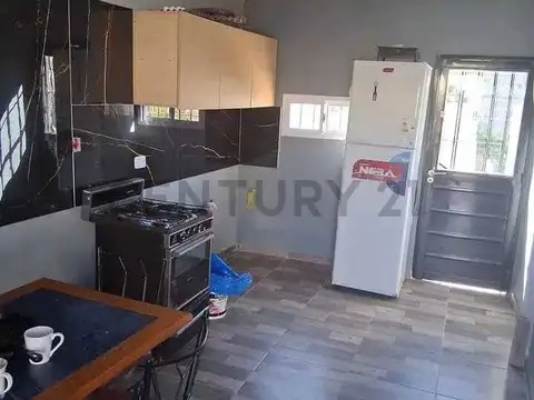 VENTA CASA RECICLADA EN B° YAPEYU