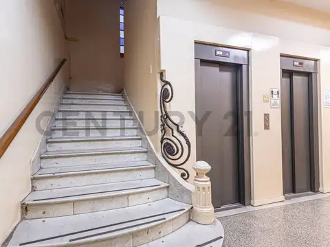 Casa en Venta con 10 cocheras