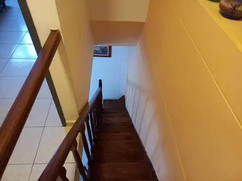 Hermoso dpto tipo casa lateral por pasillo