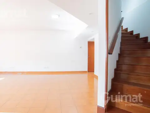 Depto Tipo Casa en Venta con 1 cocheras