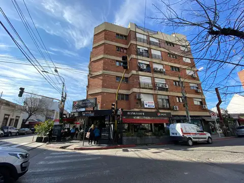 Departamento 3 ambientes en venta en Moron centro. APTO CREDITO