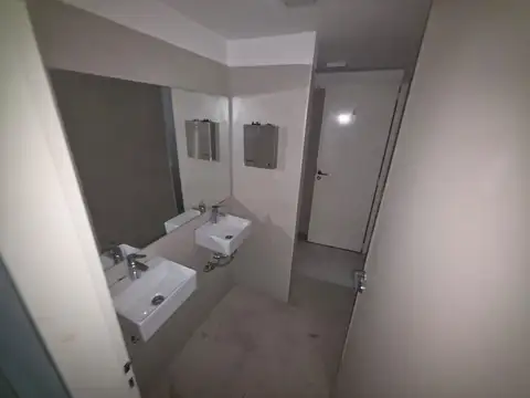 Reconquista 1000, Piso 4