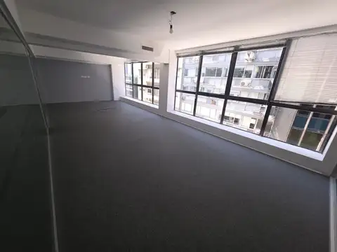 Oficina en Alquiler en Catalinas, USD 1.350