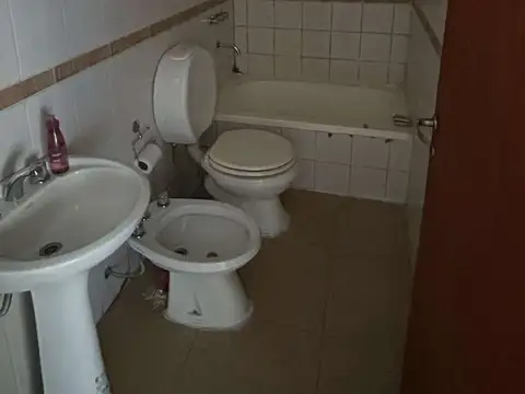 Departamento en Alquiler en Barrio España y Hospitales, $ 330.000