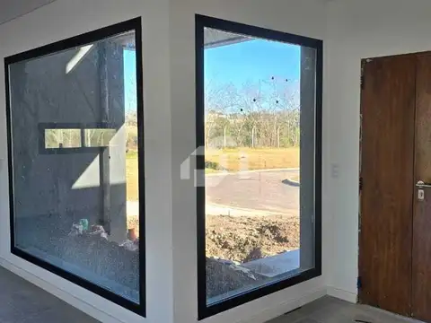 Casa  en Alquiler en Santa Sofía, Pilar del Este, Pilar