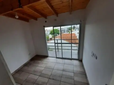 Departamento en Alquiler en Villa Luzuriaga, $ 480.000
