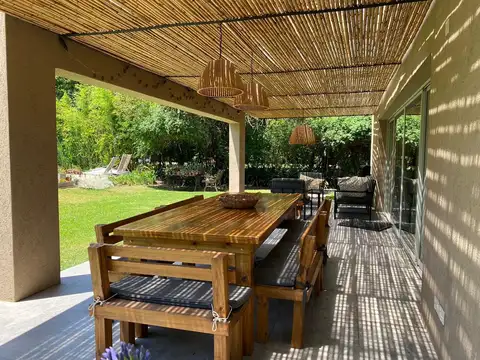 Casa en Venta en La Arboleda, USD 440.000