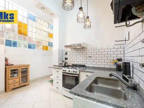 Depto Tipo Casa en Venta 100 años