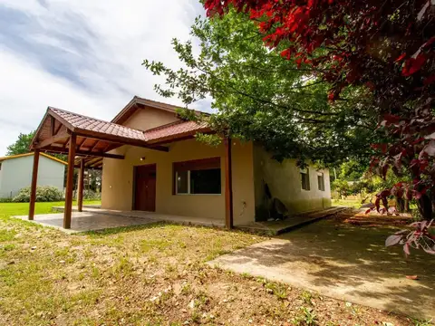 Venta casa 4 ambientes en Miramar  parque