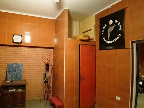 Venta Casa 2 Plantas con Local Comercial B° Yapeyú