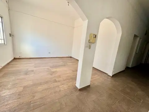 Depto Tipo Casa en Venta en Agronomia, USD 180.000