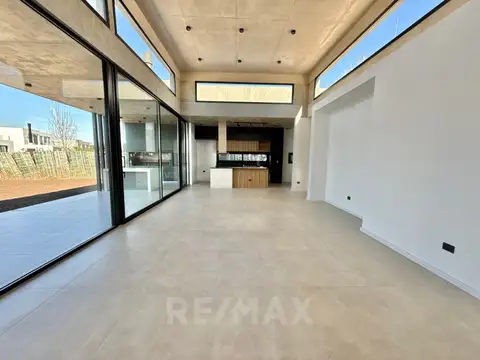 VENTA CASA LA CALESA PILARA A ESTRENAR