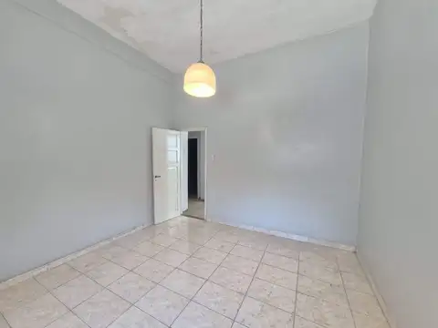 Casa 5 ambientes con 1 baño