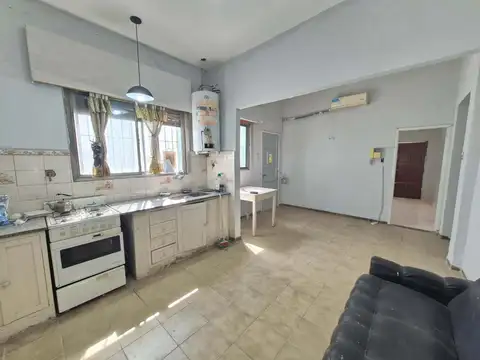 Casa 5 ambientes VENTA Ciudadela Jardin Quincho