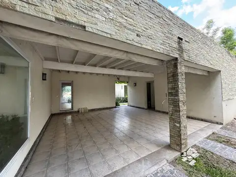 Casa en Alquiler de 3 dormitorios