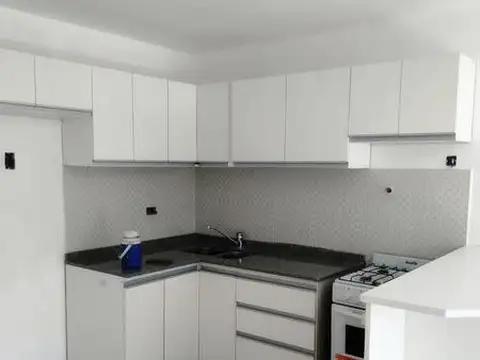 VENTA -Depto de 2 ambientes con cochera y patio en venta en Ramos Mejia