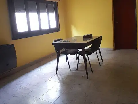 Casa en Alquiler con 1 cochera