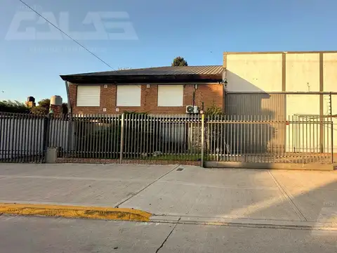 Depósito de 1200 m2 en Ituzaingó