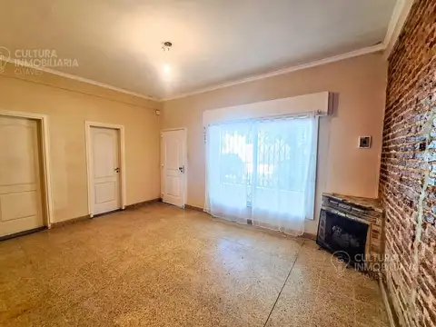 Casa 5 ambientes con 2 baños