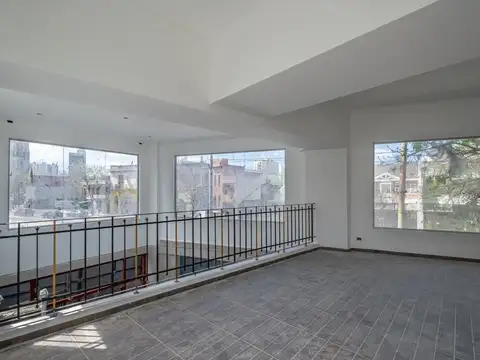 Alquiler Local Comercial en Parque Patricios